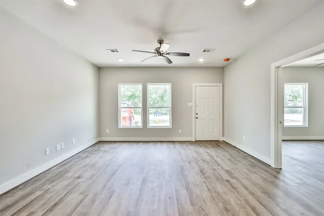 $1,750 | 420 Ave B, La Marque, TX 77568