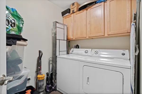 $650,000 | 160 East Illinois Street, Unit 1302, Chicago, IL 60611