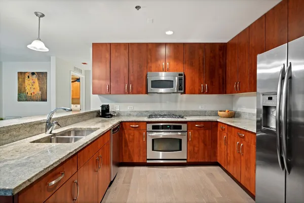 $650,000 | 160 East Illinois Street, Unit 1302, Chicago, IL 60611
