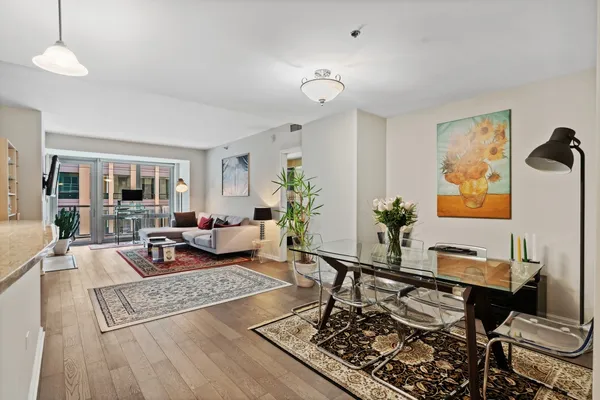 $650,000 | 160 East Illinois Street, Unit 1302, Chicago, IL 60611