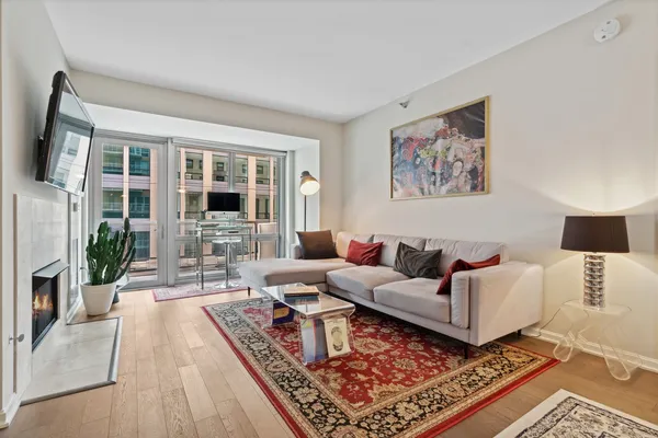 $650,000 | 160 East Illinois Street, Unit 1302, Chicago, IL 60611