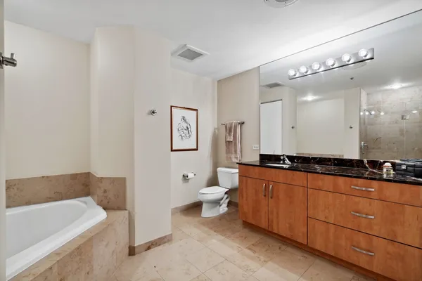 $650,000 | 160 East Illinois Street, Unit 1302, Chicago, IL 60611