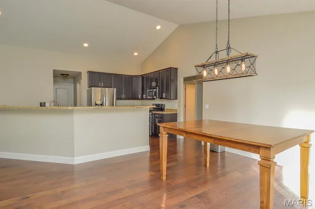 $455,000 | 816 Briar Lake Place, Columbia, IL 62236