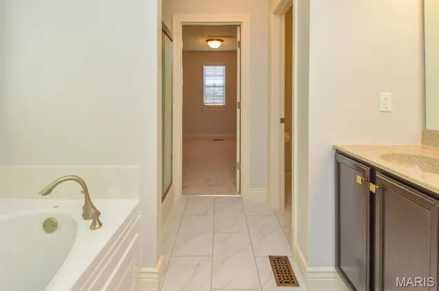 $455,000 | 816 Briar Lake Place, Columbia, IL 62236