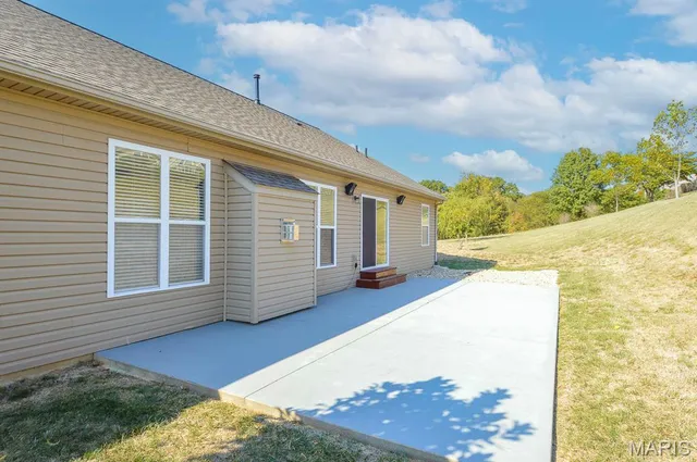 $479,000 | 816 Briar Lake Place, Columbia, IL 62236