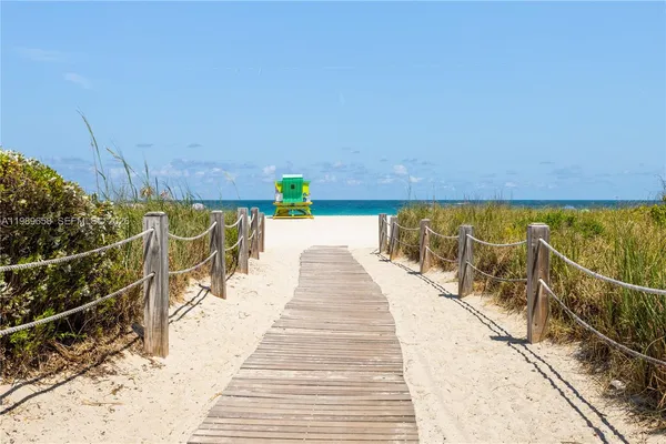 $5,000 | 401 Ocean Drive, Unit 918, Miami Beach, FL 33139