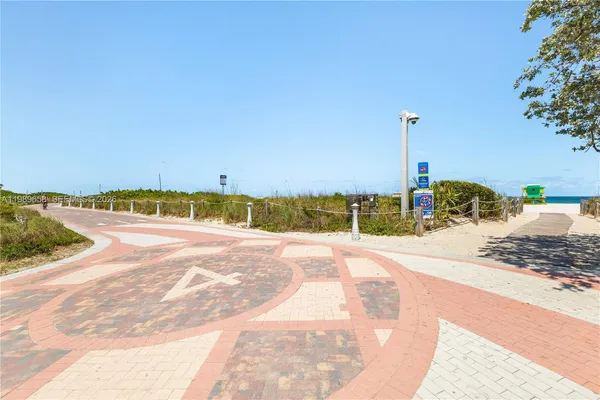 $5,000 | 401 Ocean Drive, Unit 918, Miami Beach, FL 33139