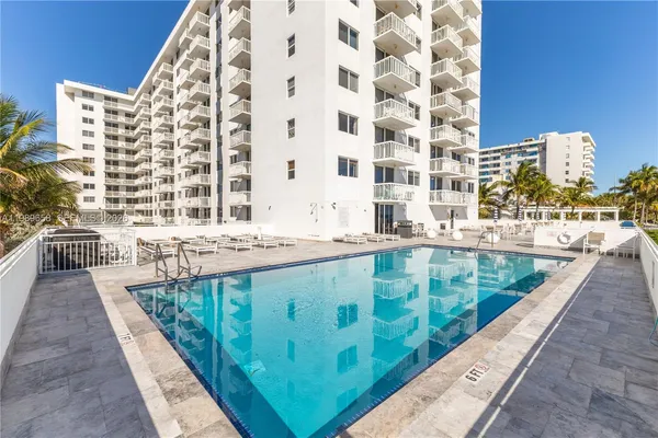 $5,000 | 401 Ocean Drive, Unit 918, Miami Beach, FL 33139