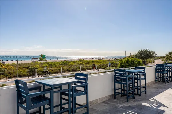 $5,000 | 401 Ocean Drive, Unit 918, Miami Beach, FL 33139