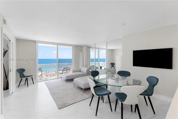 $5,000 | 401 Ocean Drive, Unit 918, Miami Beach, FL 33139