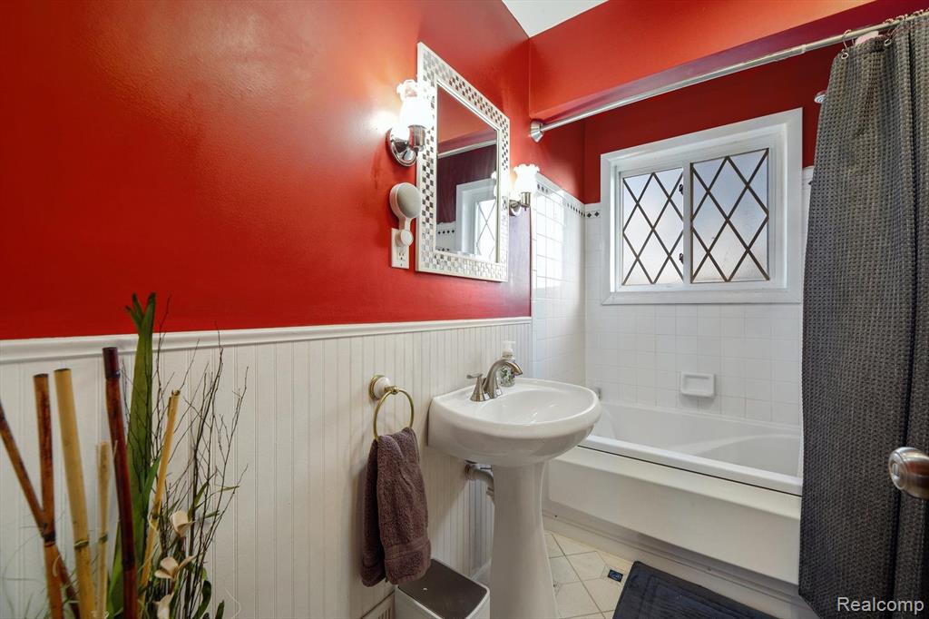 18011 Airport Road Fraser, MI 48026 - Photo 25 of 49 Gallery Image 25