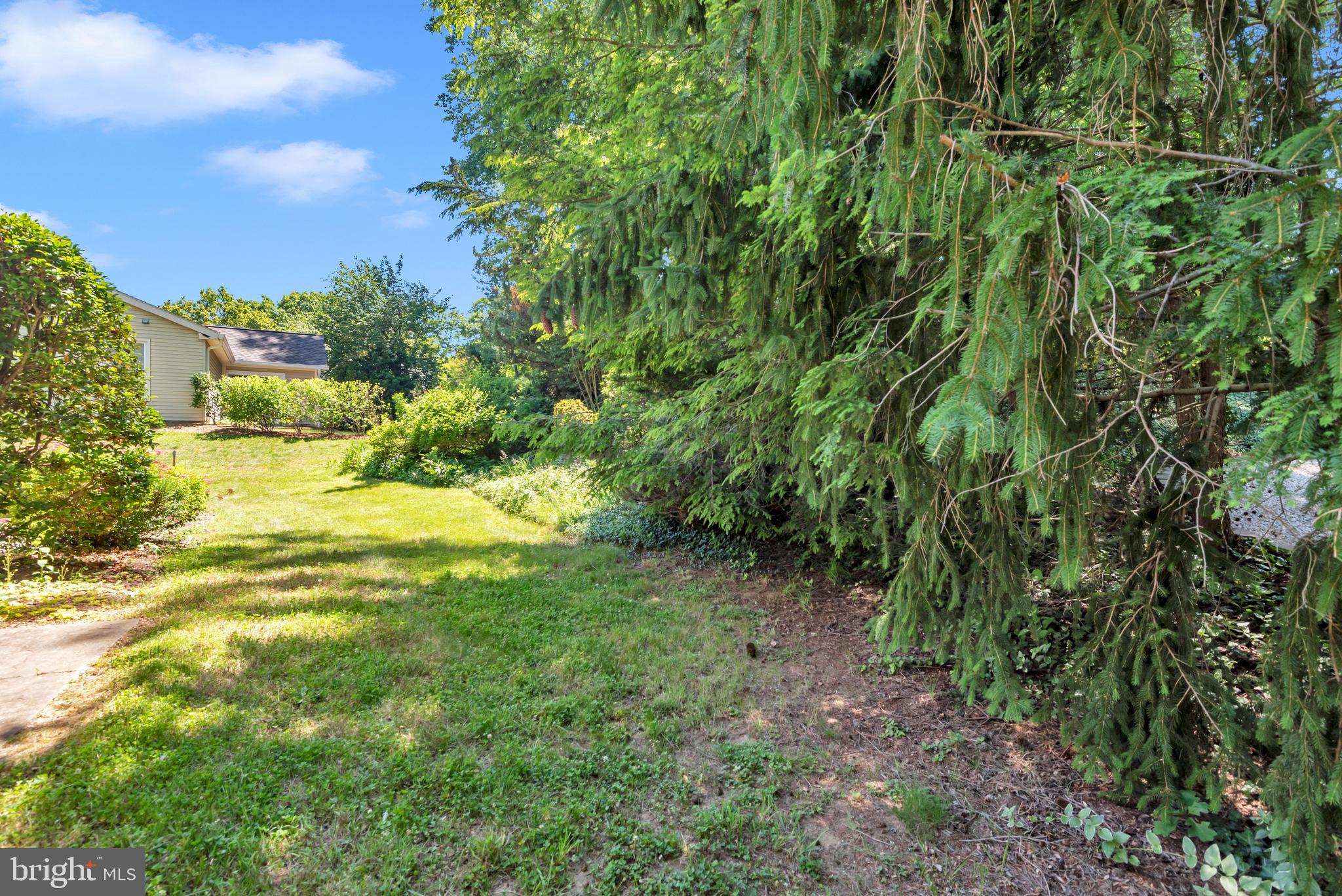 852 Woodmont Road Annapolis, MD 21401 - Photo 4 of 37