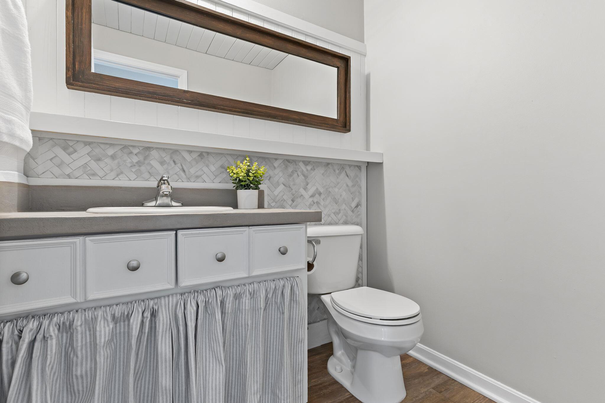 12019 Dunham Road Mount Vernon, OH 43050 - Photo 18 of 44 Powder Room
