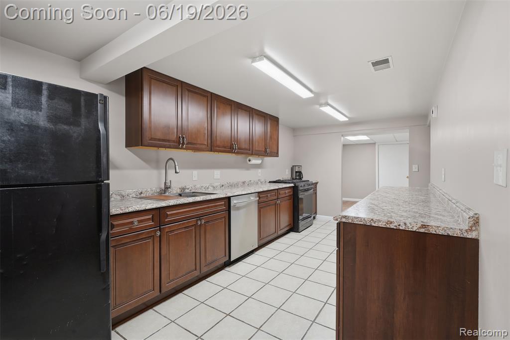 3167 Roods Lake Road Lapeer, MI 48446 - Photo 17 of 38