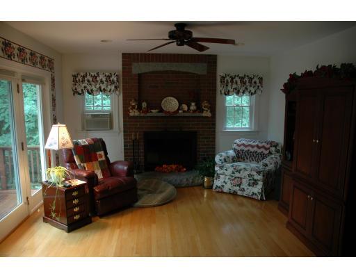 8 Chapel Hill Road Beverly, MA 01915 - Photo 4 of 11 Gallery Image 4