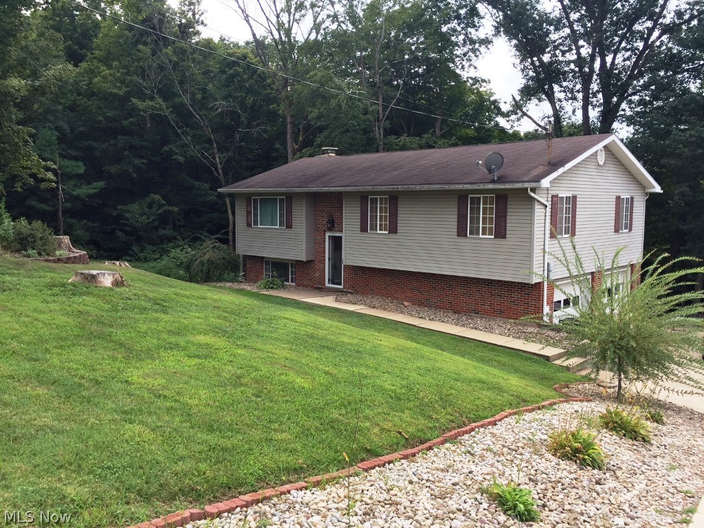 1765 Mt Tom Road Marietta, OH 45750 - Photo 2 of 26 Front Right View