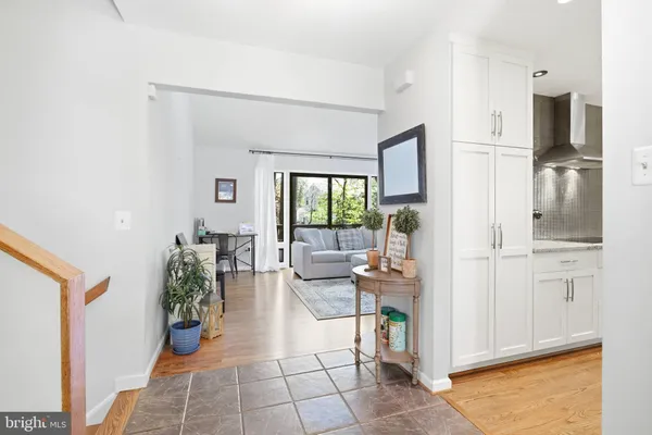 $919,888 | 9615 Tinsmith Lane, Burke, VA 22015