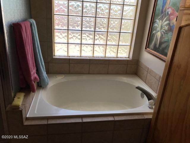 4947 Cat Mountain Road Tucson, AZ 85757 - Photo 11 of 18 Gallery Image 11