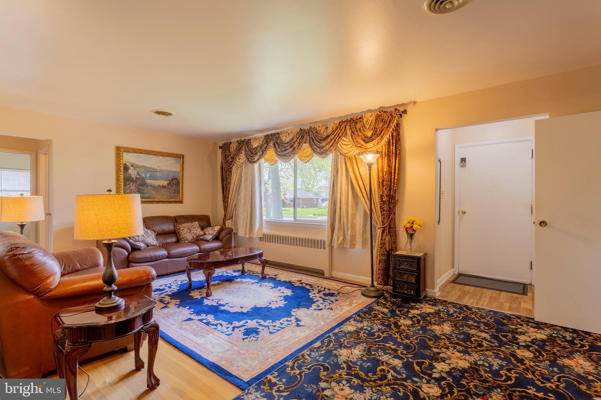 6607 Baythorne Road Baltimore, MD 21209 - Photo 4 of 42