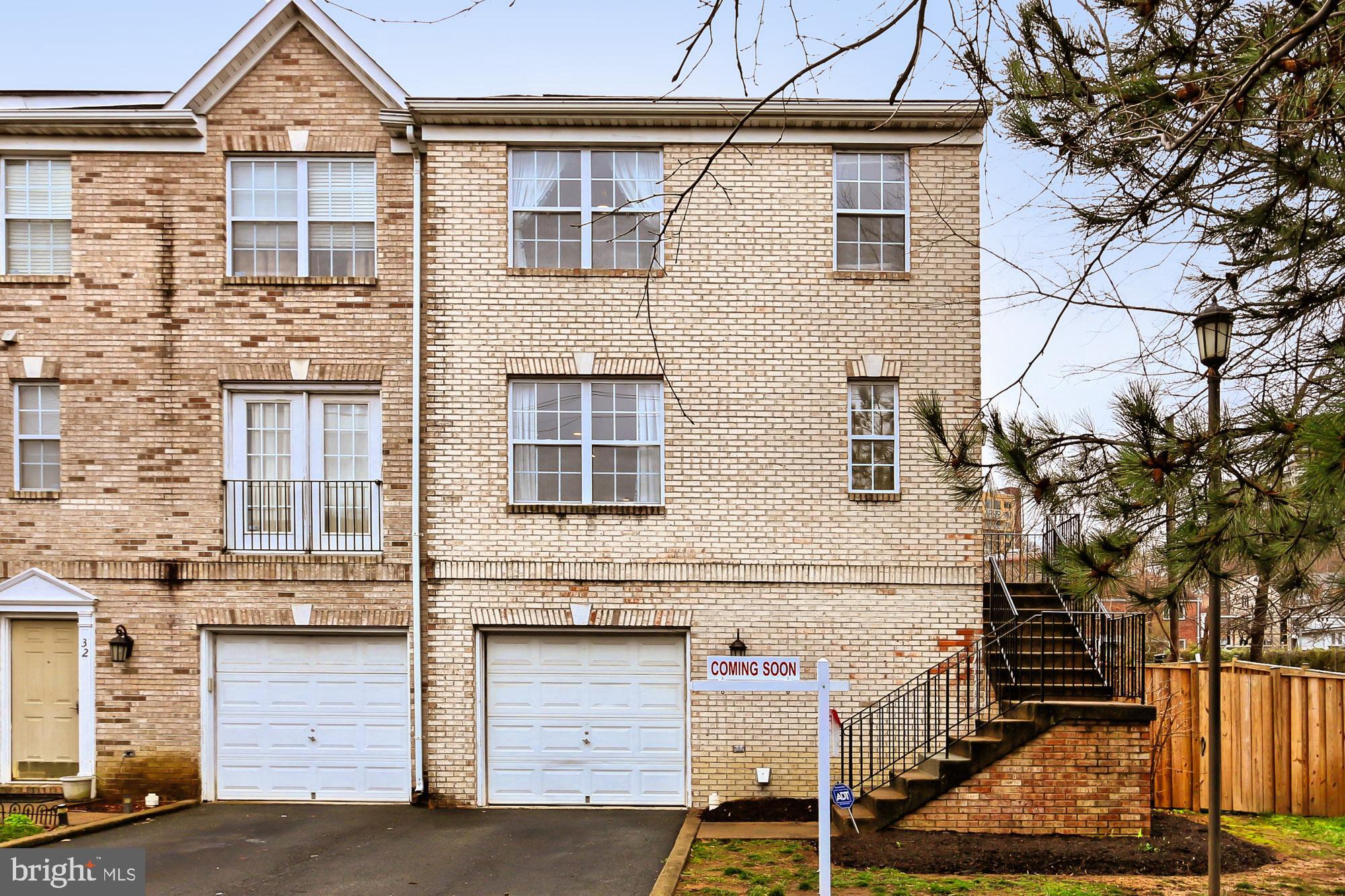34 West Glebe Road Alexandria, VA 22305 - Photo 3 of 41 Front