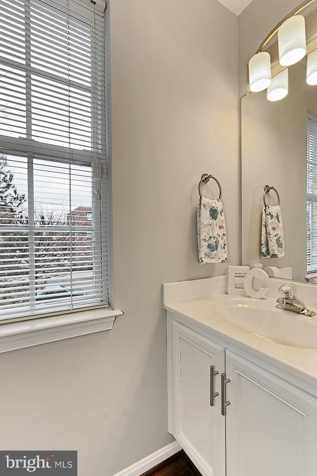 34 West Glebe Road Alexandria, VA 22305 - Photo 22 of 41 Half Bath