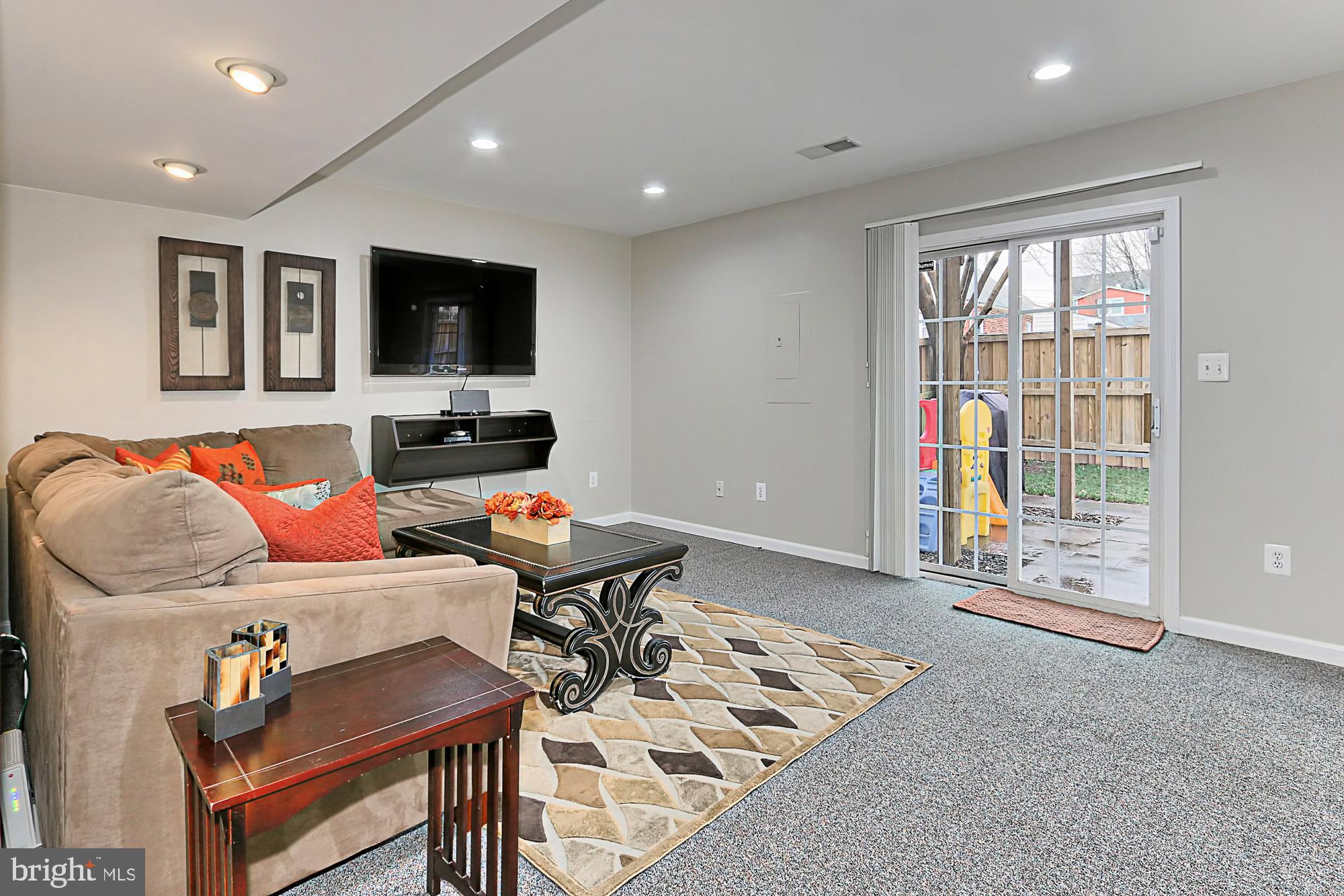34 West Glebe Road Alexandria, VA 22305 - Photo 31 of 41 Family Room