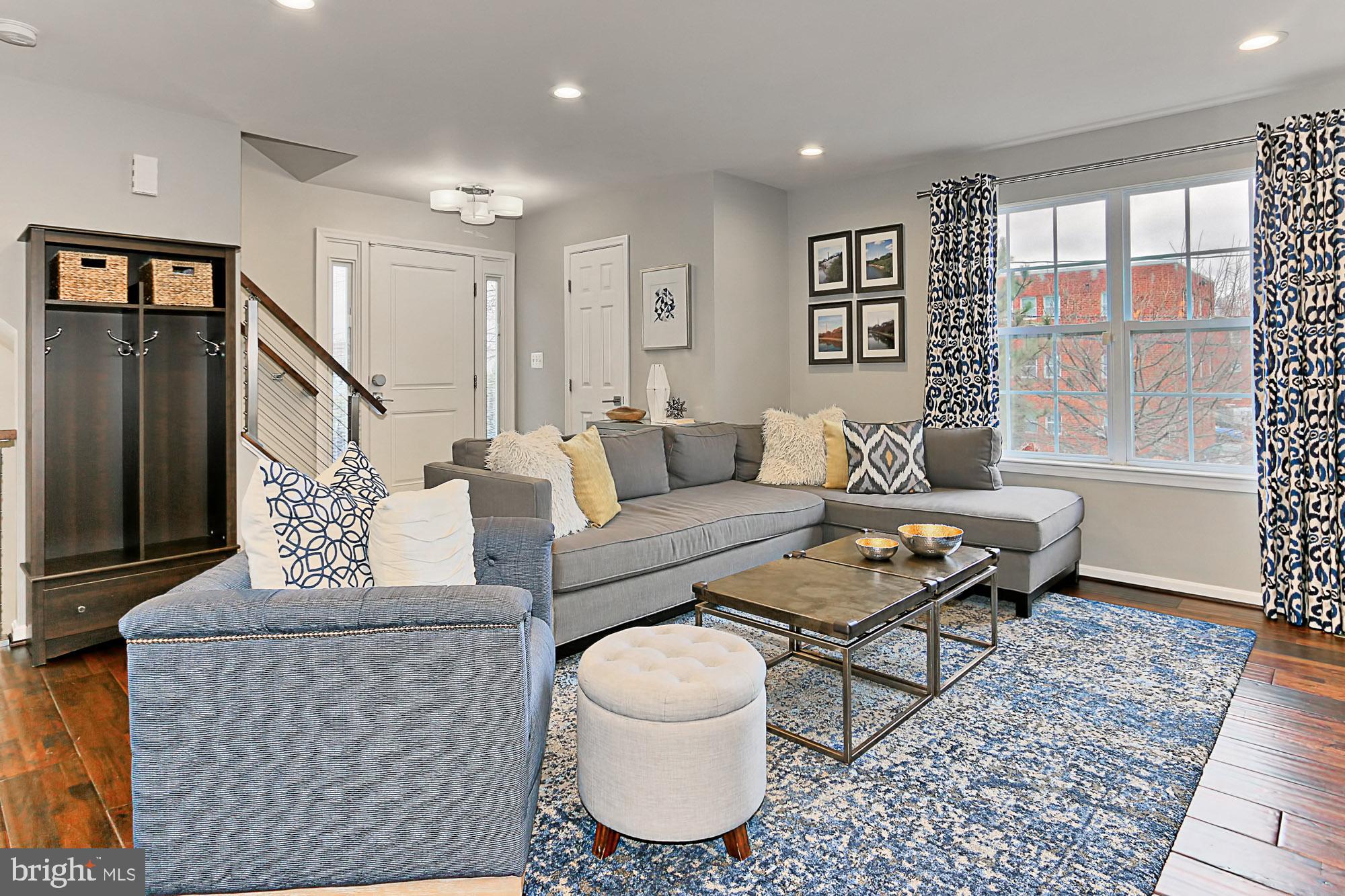 34 West Glebe Road Alexandria, VA 22305 - Photo 8 of 41 Living Room