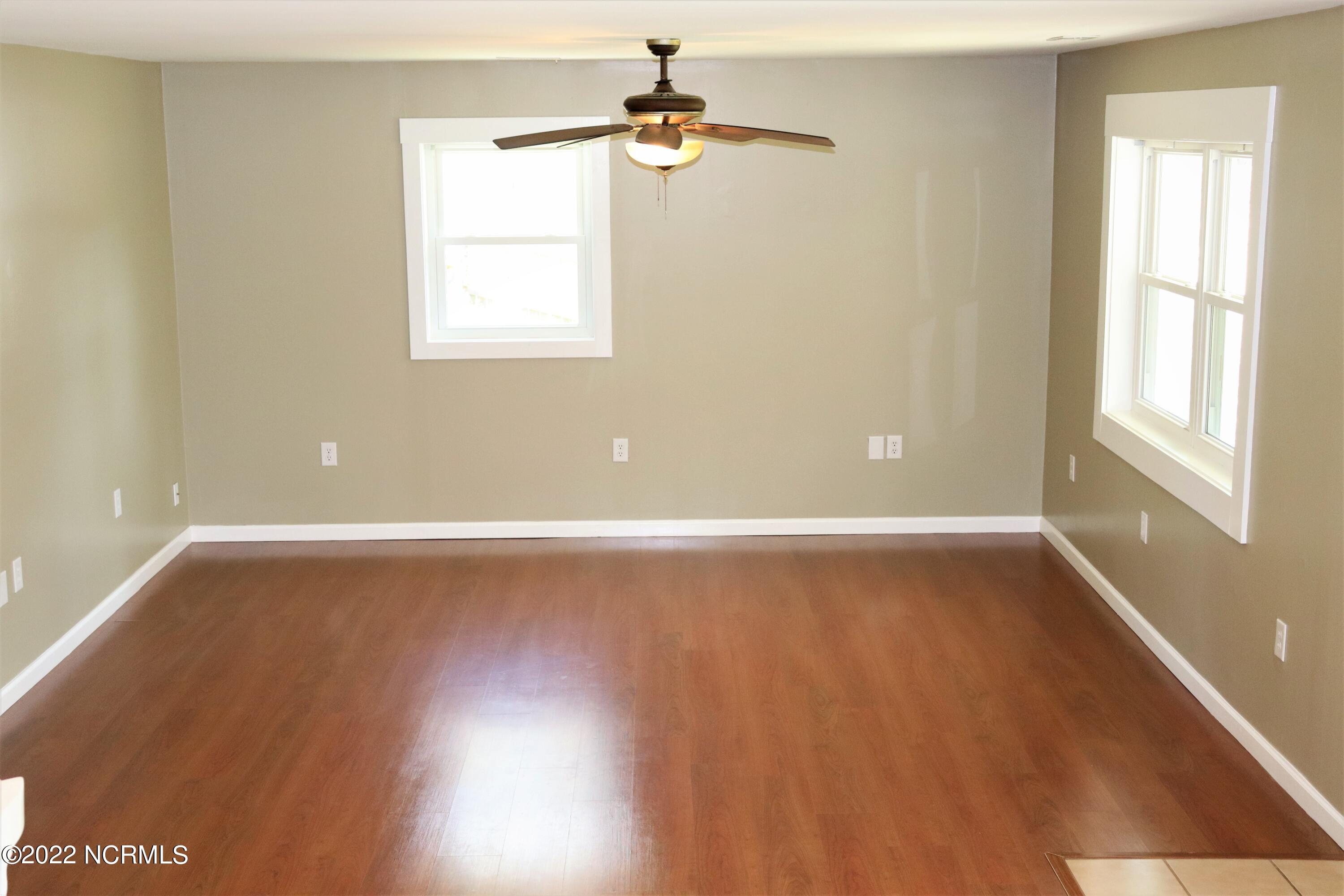 2571 East Boiling Spring Road Southport, NC 28461 - Photo 4 of 24 Living Room