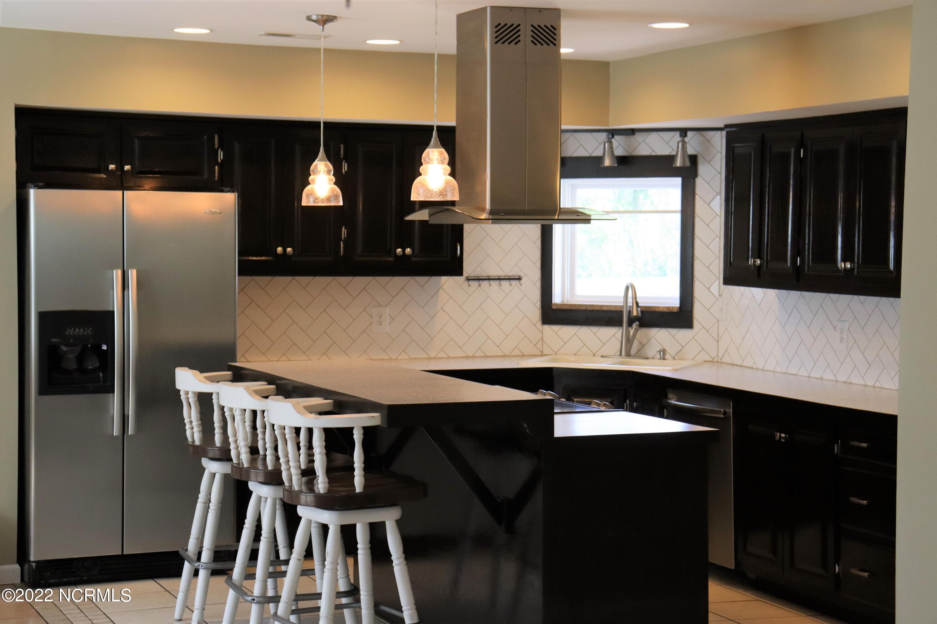 2571 East Boiling Spring Road Southport, NC 28461 - Photo 7 of 24 Kitchen