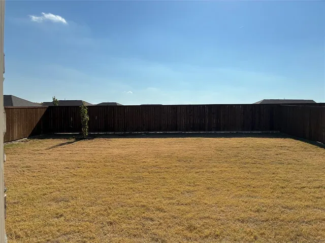 $2,300 | 2840 Eppright Drive, Little Elm, TX 75068