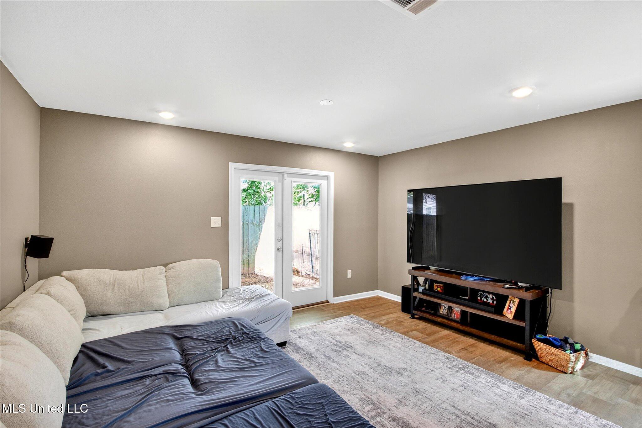 2117 Toulouse Street Ocean Springs, MS 39564 - Photo 11 of 62 11-011