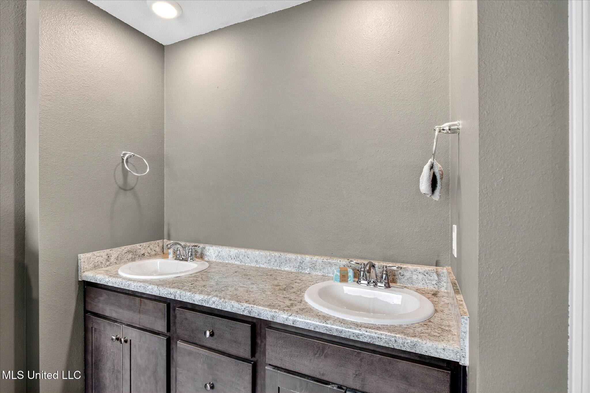 2117 Toulouse Street Ocean Springs, MS 39564 - Photo 28 of 62 28-028