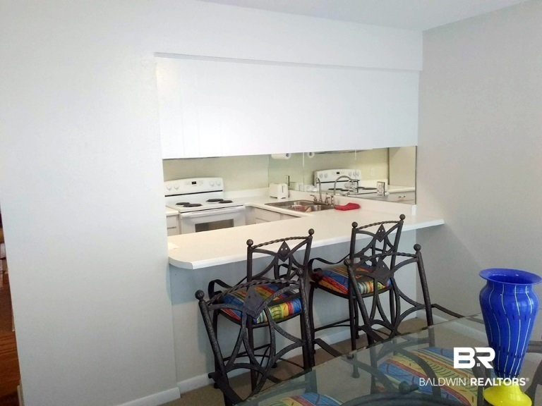 710 South Mobile Street, Unit 23 Fairhope, AL 36532 - Photo 24 of 42 DR to breakfast bar