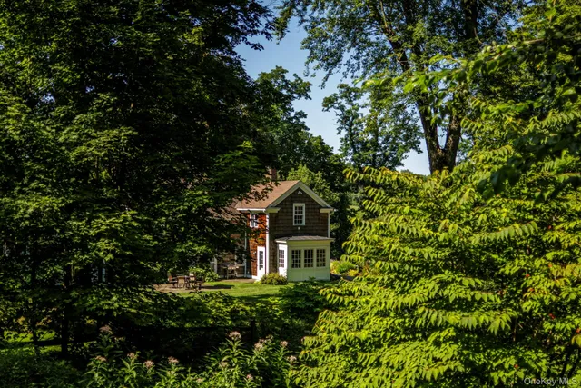 $1,895,000 | 425 Camby Road, Millbrook, NY 12545