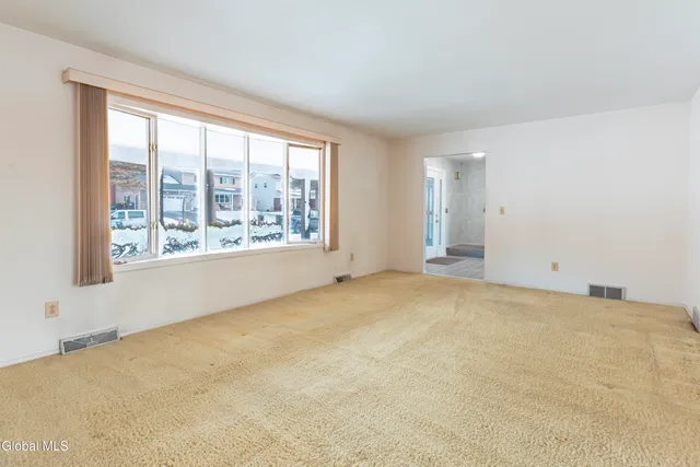 $459,900 | 38 Joy Drive, Colonie, NY 12211