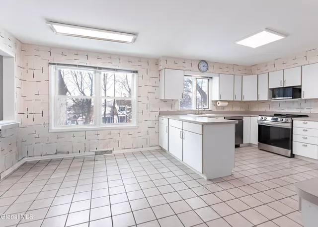 $459,900 | 38 Joy Drive, Colonie, NY 12211