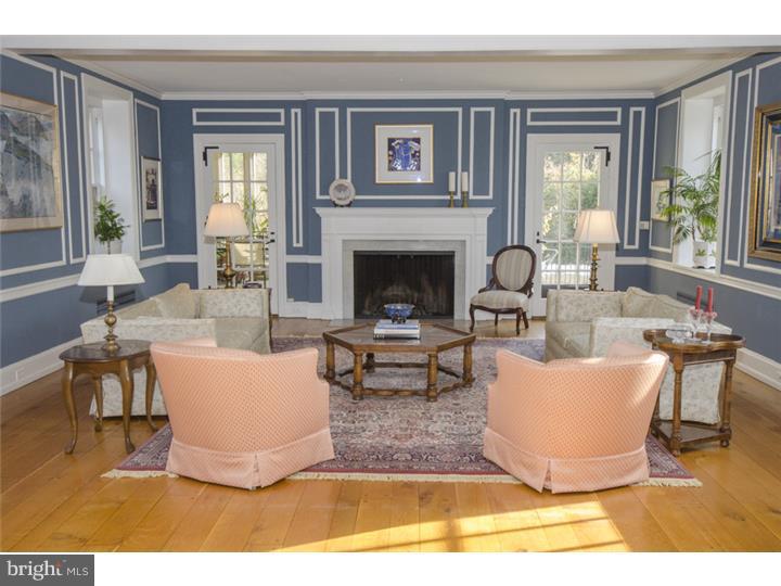 772 Darby Paoli Road Berwyn, PA 19312 - Photo 3 of 25 Living Room