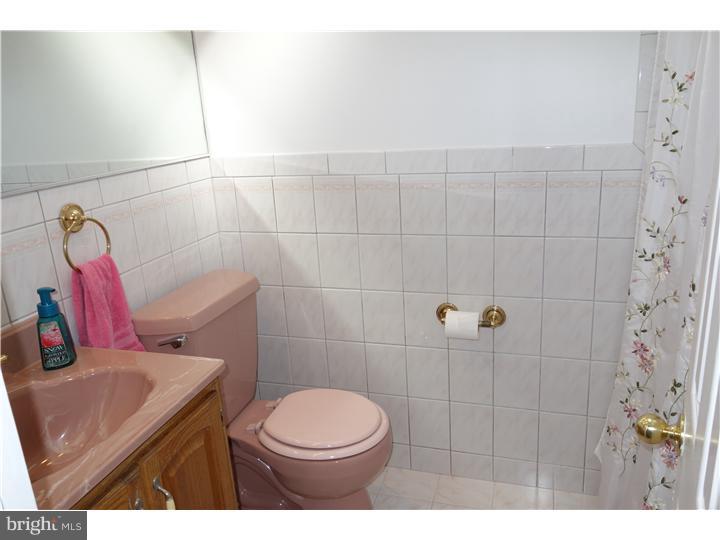 12534 Richton Road Philadelphia, PA 19154 - Photo 17 of 23 Bathroom