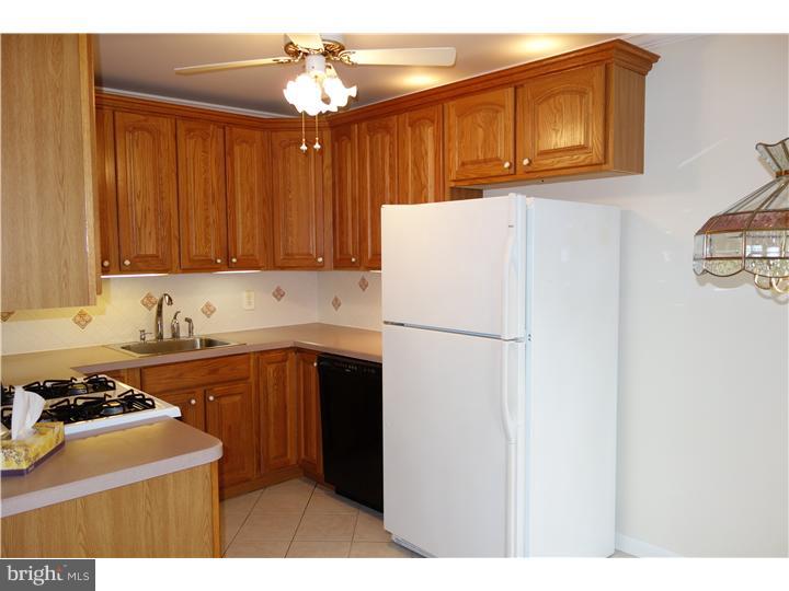 12534 Richton Road Philadelphia, PA 19154 - Photo 7 of 23 Kitchen