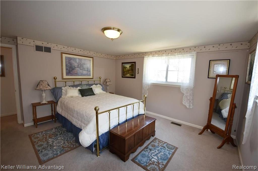 29999 Barwell Road Farmington Hills, MI 48334 - Photo 6 of 43
