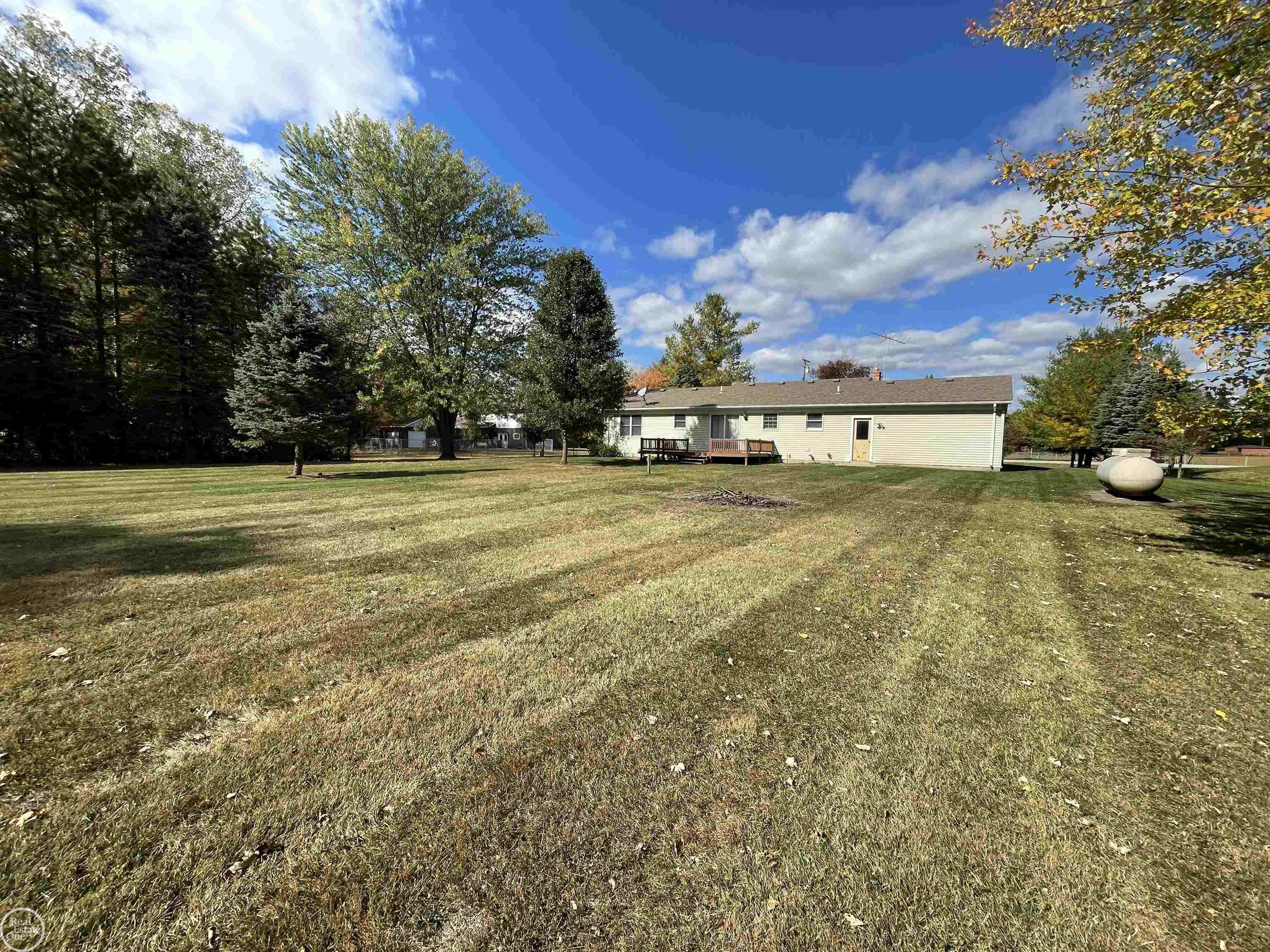 5981 Yager Road St. Clair, MI 48079 - Photo 7 of 17 50092702-6.JPG