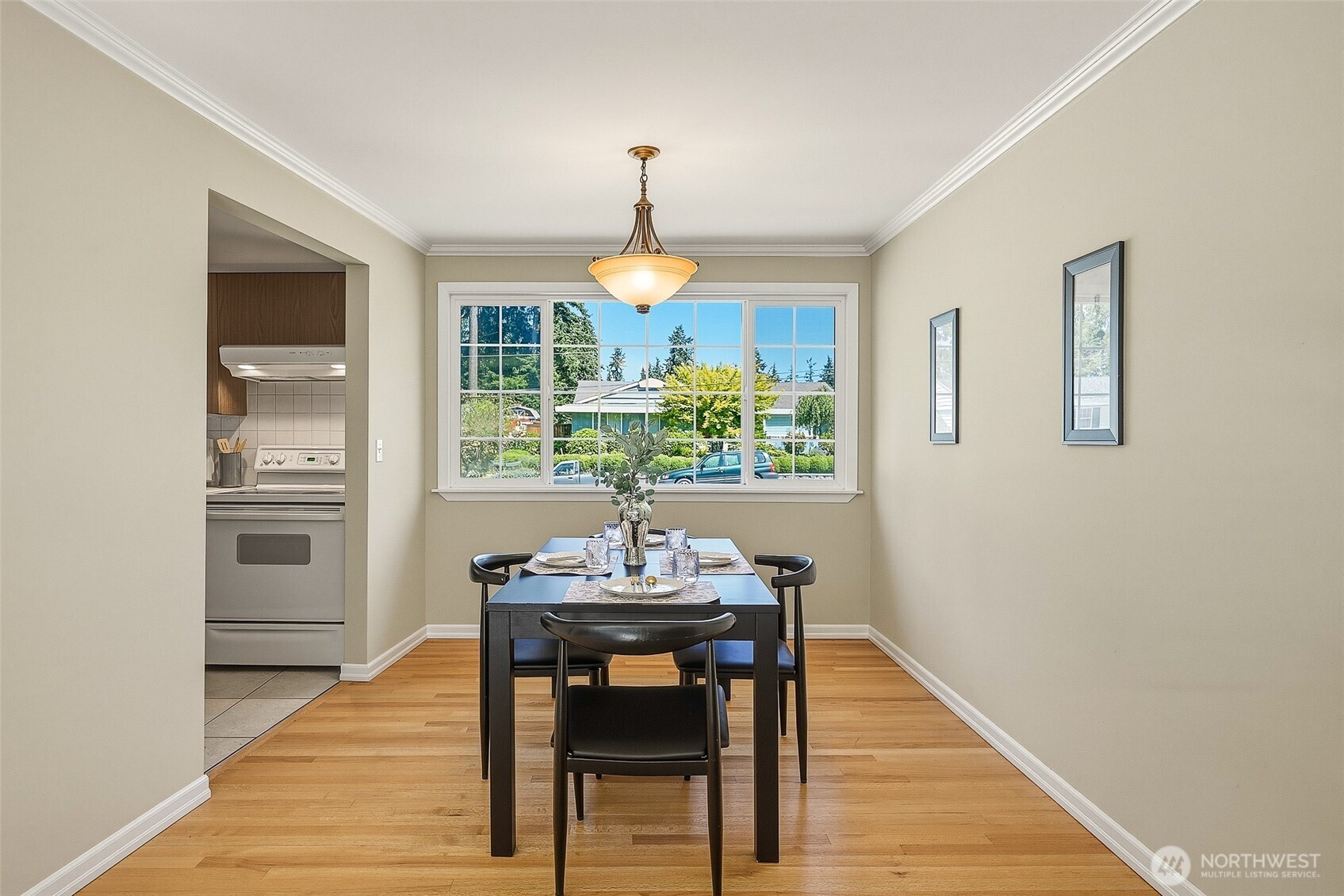 9804 241st Place Southwest Edmonds, WA 98020 - Photo 11 of 39