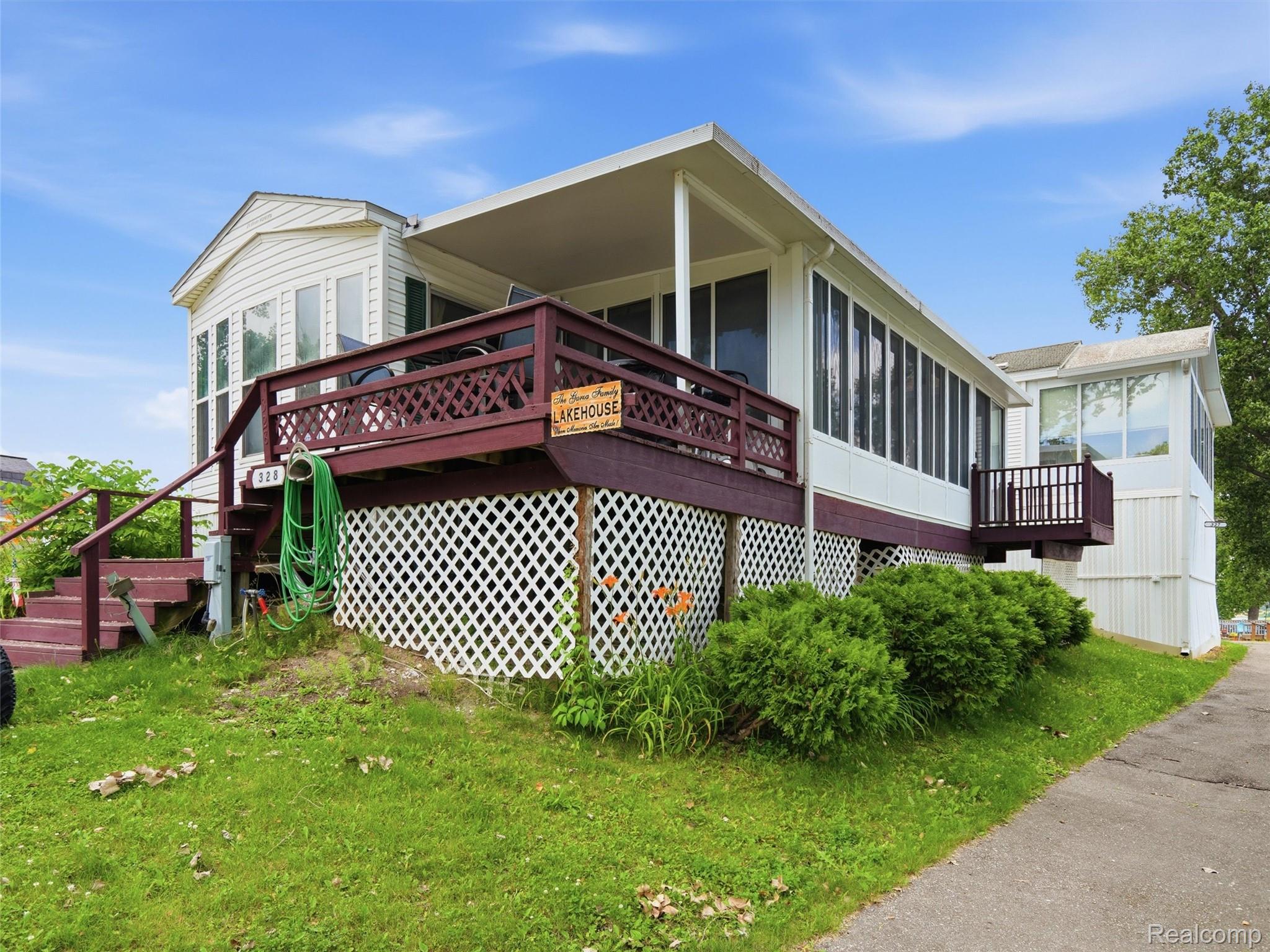 10001 Goodall Road, Unit 328 Durand, MI 48429 - Photo 15 of 22 02-DSC01407.jpg