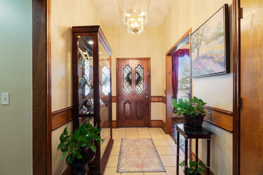 925 Medalist Street Paris, TX 75460 - Photo 3 of 24 a view of a entryway door