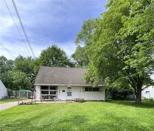 $131,500 | 4130 Woodmere Drive, Austintown, OH 44515