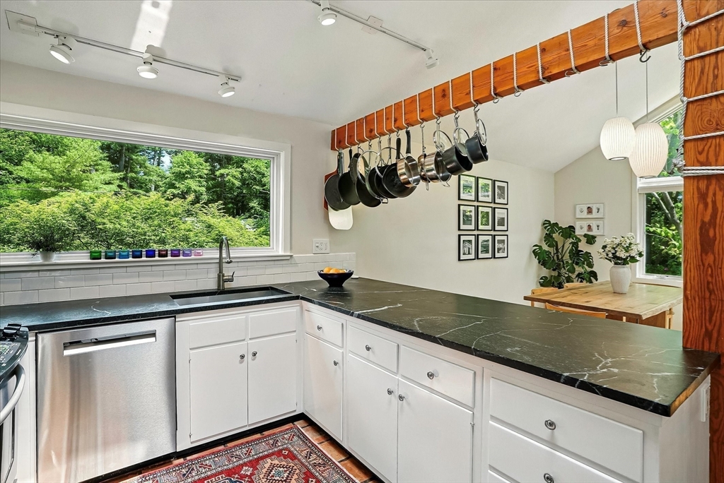 13 Robinwood Road Acton, MA 01720 - Photo 15 of 42 Gallery Image 15