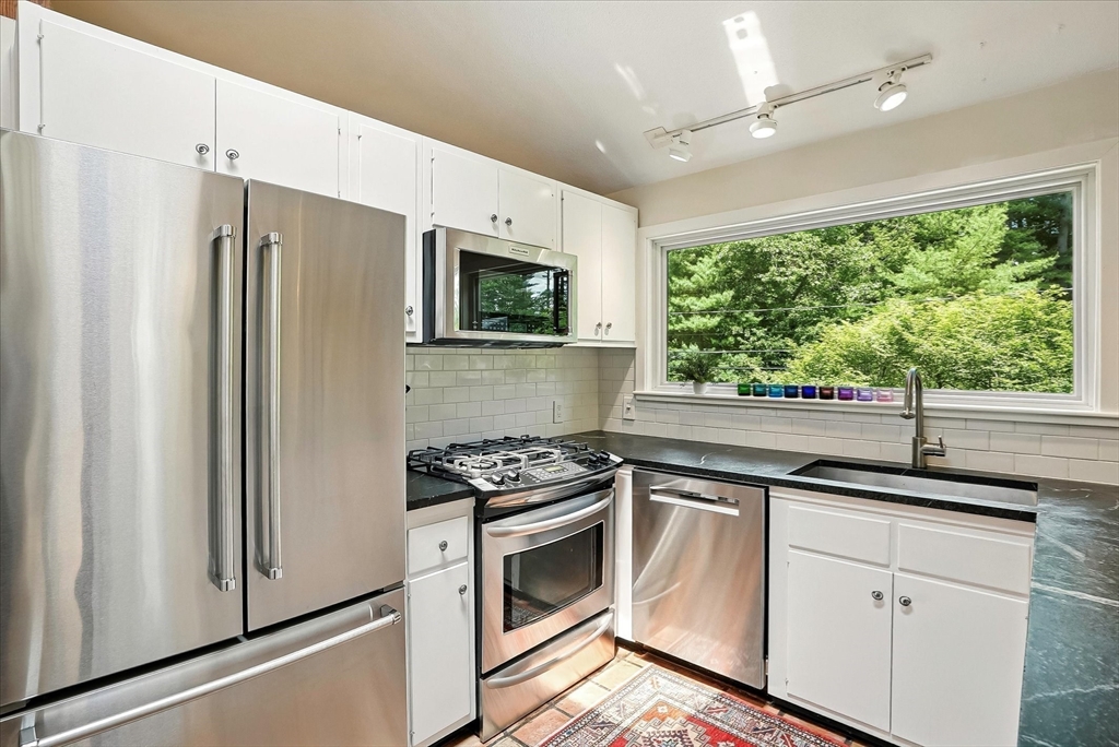 13 Robinwood Road Acton, MA 01720 - Photo 16 of 42 Gallery Image 16