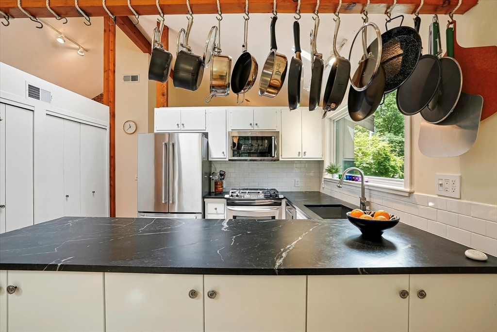 13 Robinwood Road Acton, MA 01720 - Photo 18 of 42 Gallery Image 18