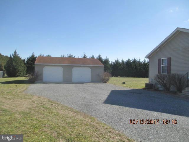 6571 Cabin Ridge Road Hurlock, MD 21643 - Photo 2 of 17 Garage