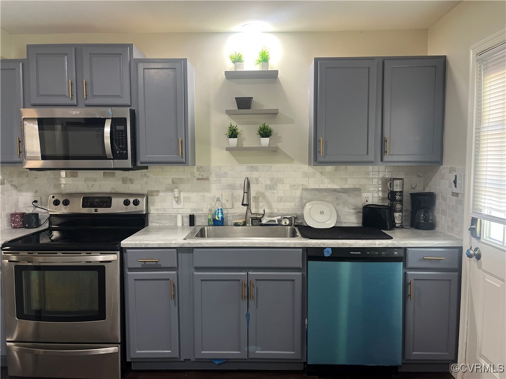 529 South Azalea Road Petersburg, VA 23805 - Photo 3 of 28 Kitchen - Stainless appliances convey - dw has pro